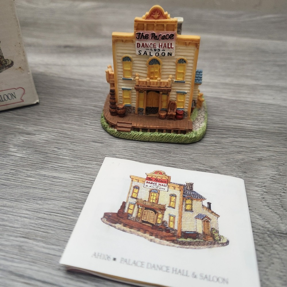 Vintage International Resourcing Village Buildings Set of 3 Collectible - Picture 10 of 15